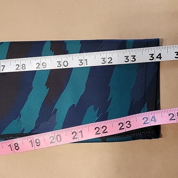 Soul by SoulCycle Size M Blue, Green and Black Camo Leggings, Exc. Used Cond. - Picture 10 of 11